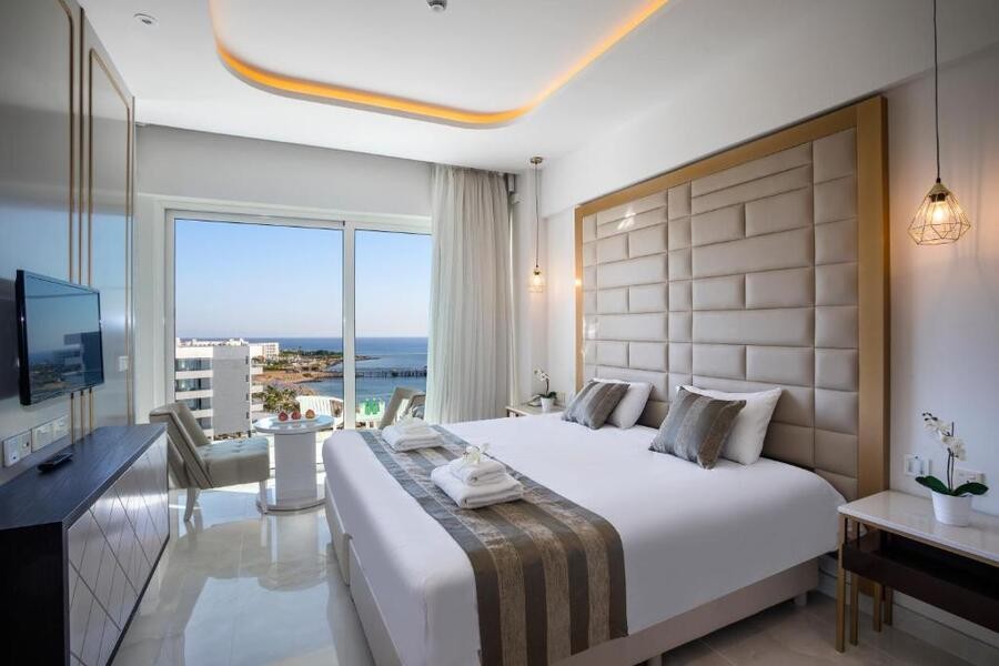 CONSTANTINOS THE GREAT HOTEL