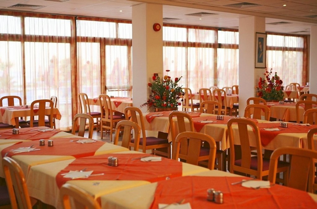 CORALLIA BEACH APTS