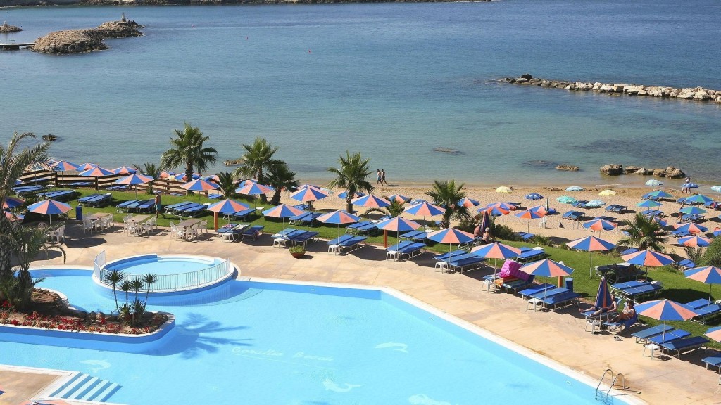 CORALLIA BEACH APTS