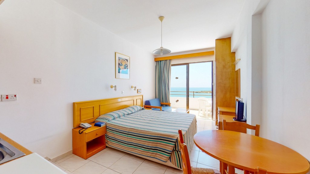 CORALLIA BEACH APTS