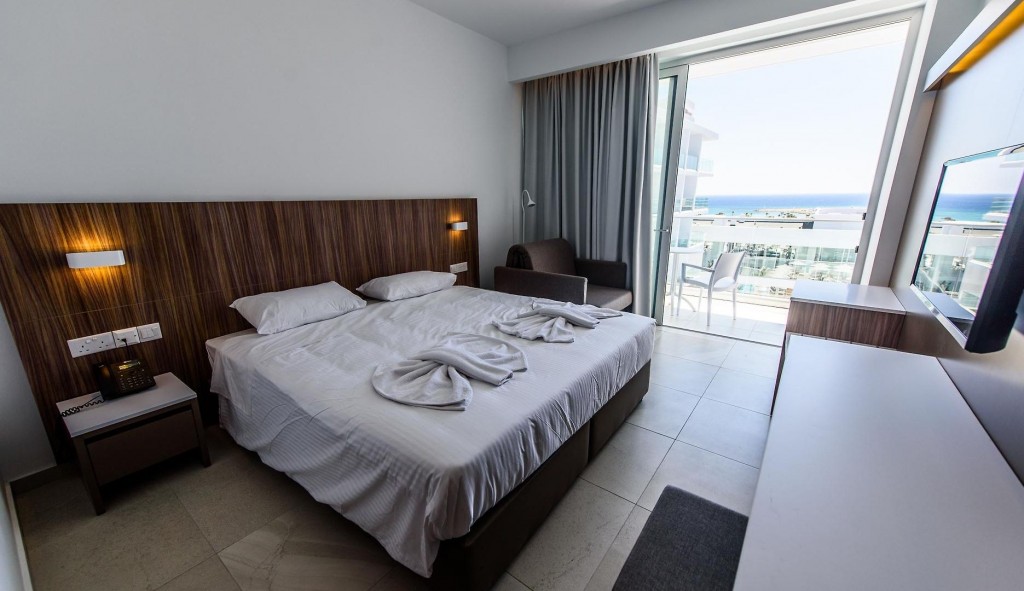 ELEANA HOTEL