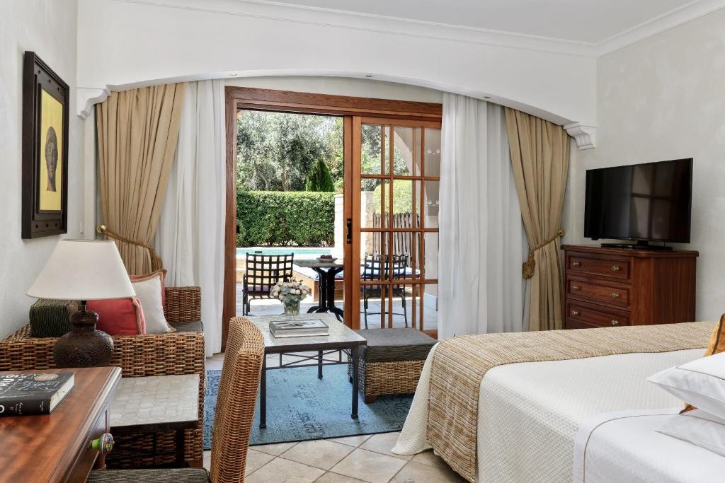 ELYSIUM BEACH RESORT