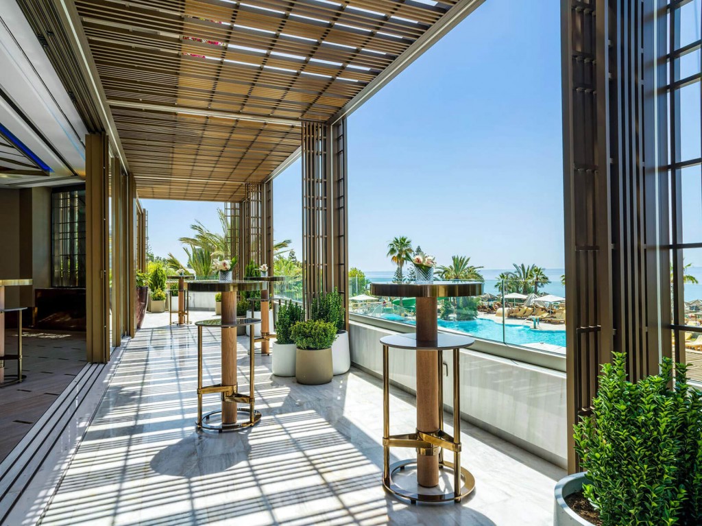 FOUR SEASONS HOTEL