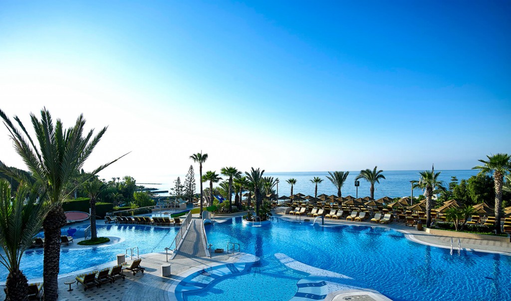 FOUR SEASONS HOTEL