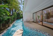 FOUR SEASONS HOTEL