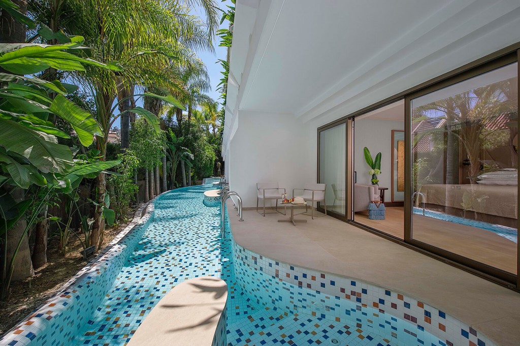 FOUR SEASONS HOTEL