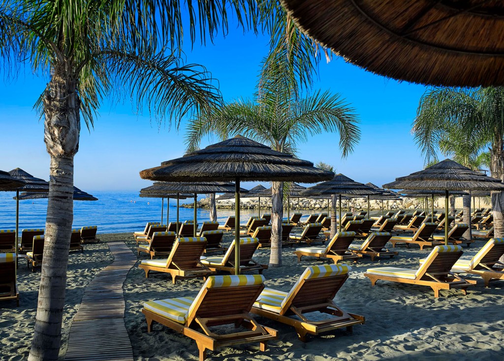 FOUR SEASONS HOTEL