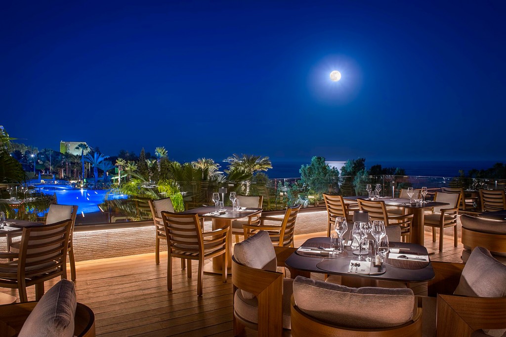 FOUR SEASONS HOTEL