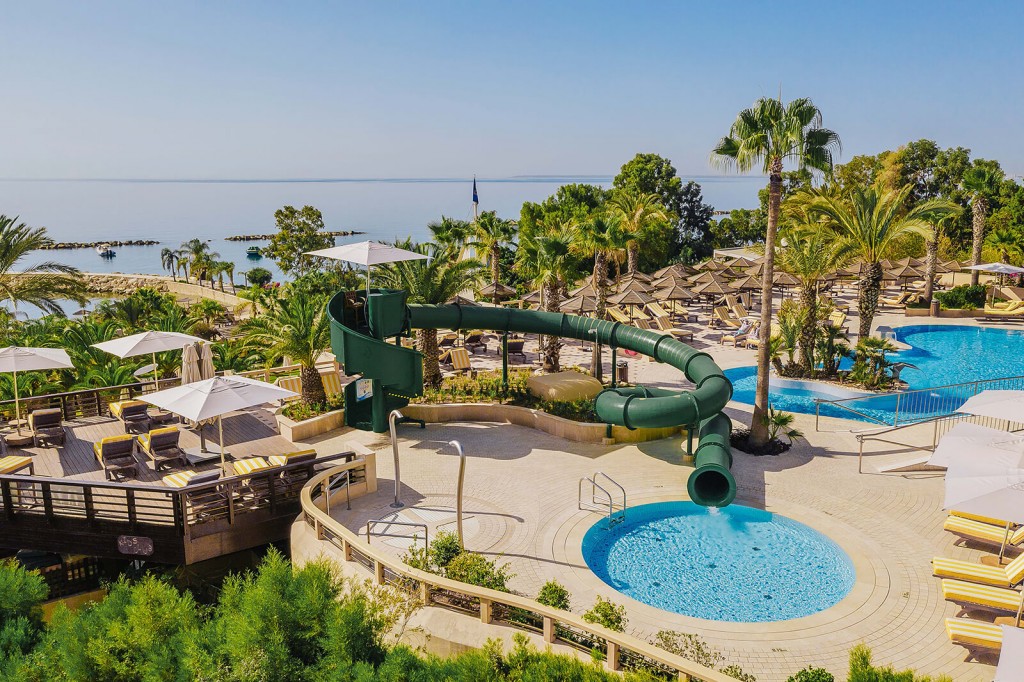 FOUR SEASONS HOTEL