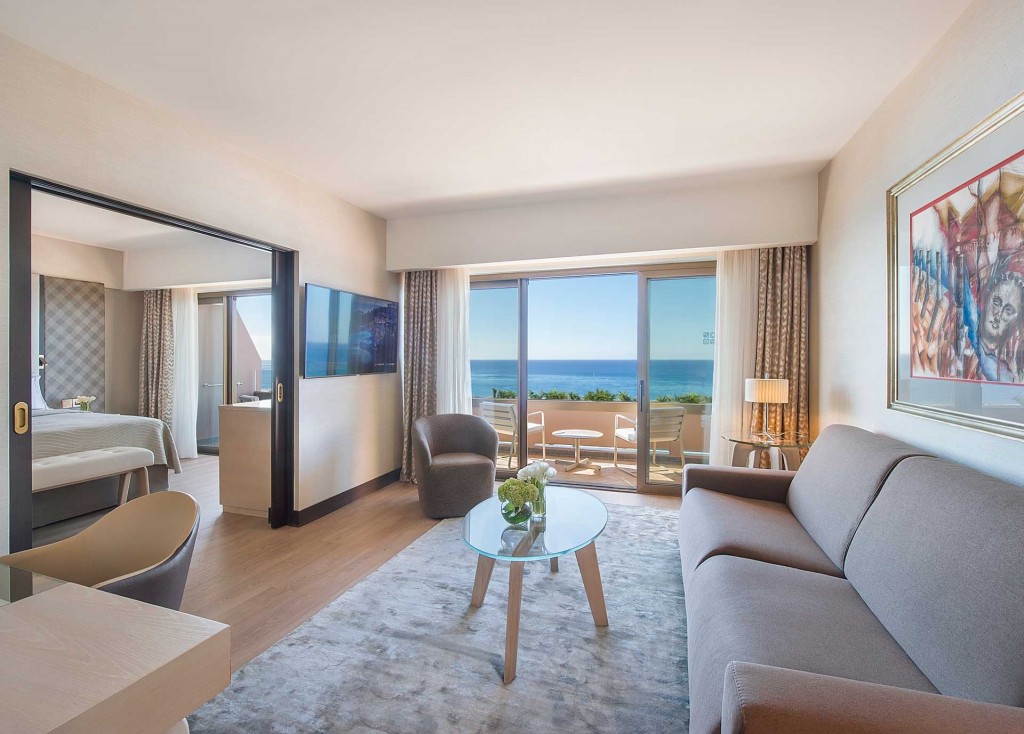 FOUR SEASONS HOTEL