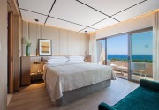 FOUR SEASONS HOTEL