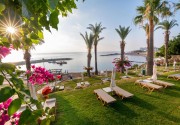 GOLDEN COAST BEACH HOTEL