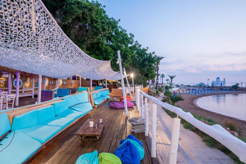 GOLDEN COAST BEACH HOTEL