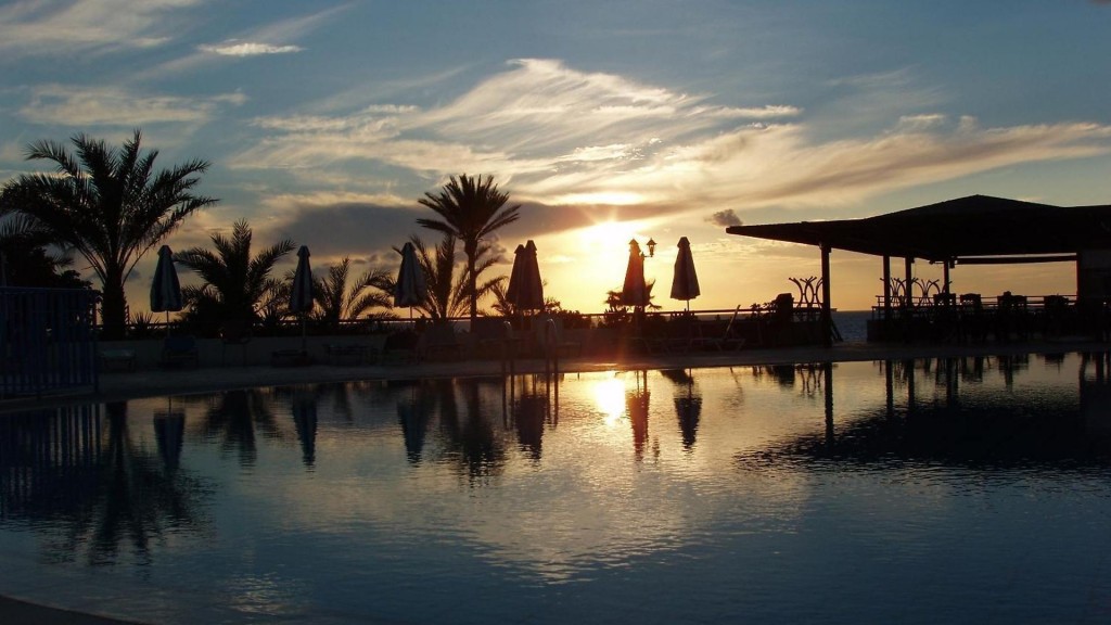 HELIOS BAY HOTEL APTS
