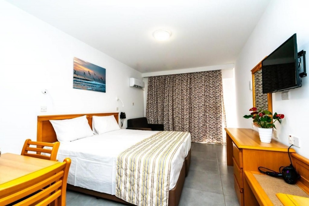 HELIOS BAY HOTEL APTS