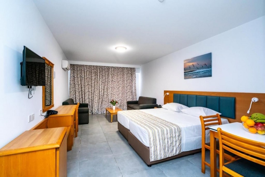HELIOS BAY HOTEL APTS