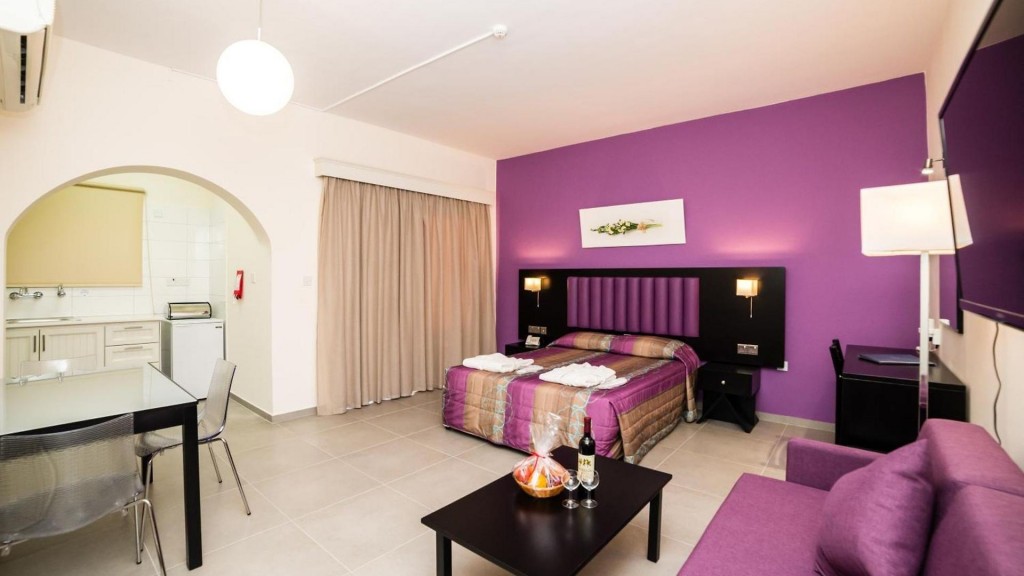 KEFALOS DAMON HOTEL APARTMENTS