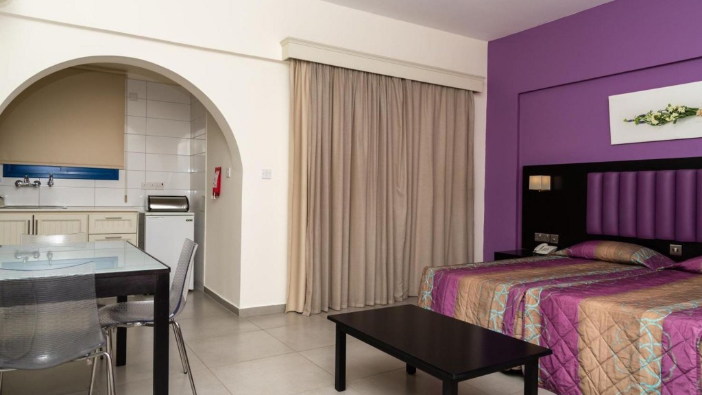 KEFALOS DAMON HOTEL APARTMENTS