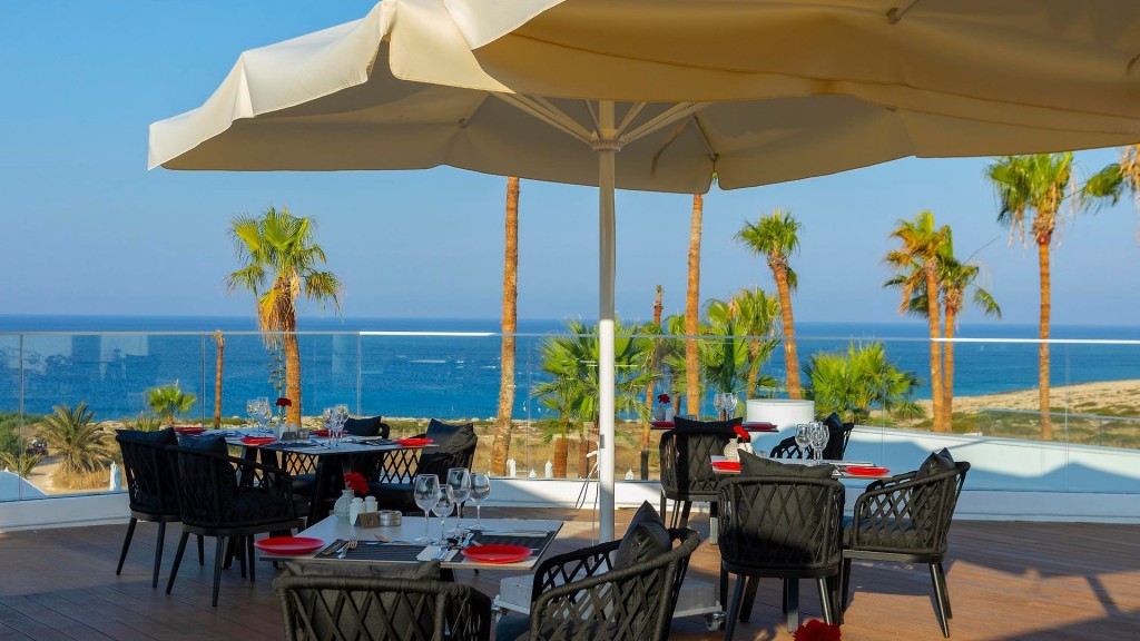 LEONARDO CRYSTAL COVE