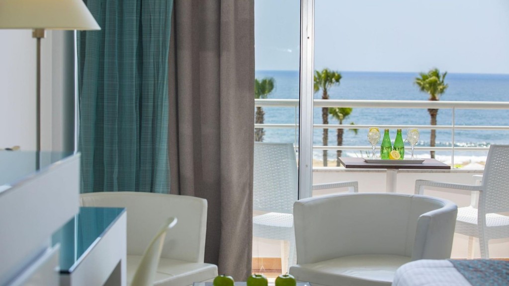 LEONARDO CYPRIA BAY HOTEL