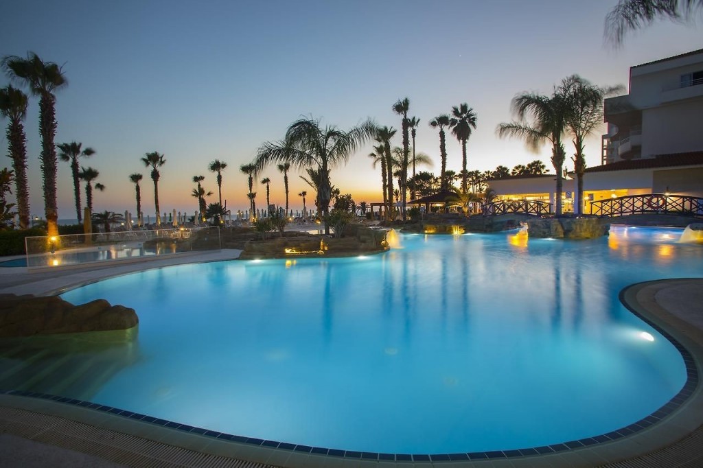 LEONARDO CYPRIA BAY HOTEL
