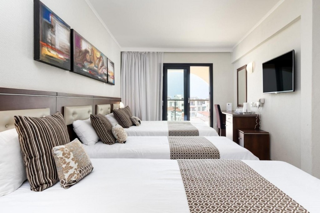 LIVADHIOTIS CITY HOTEL