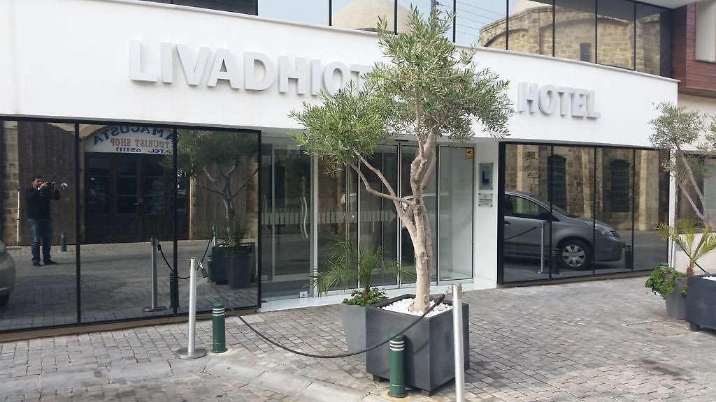 LIVADHIOTIS CITY HOTEL