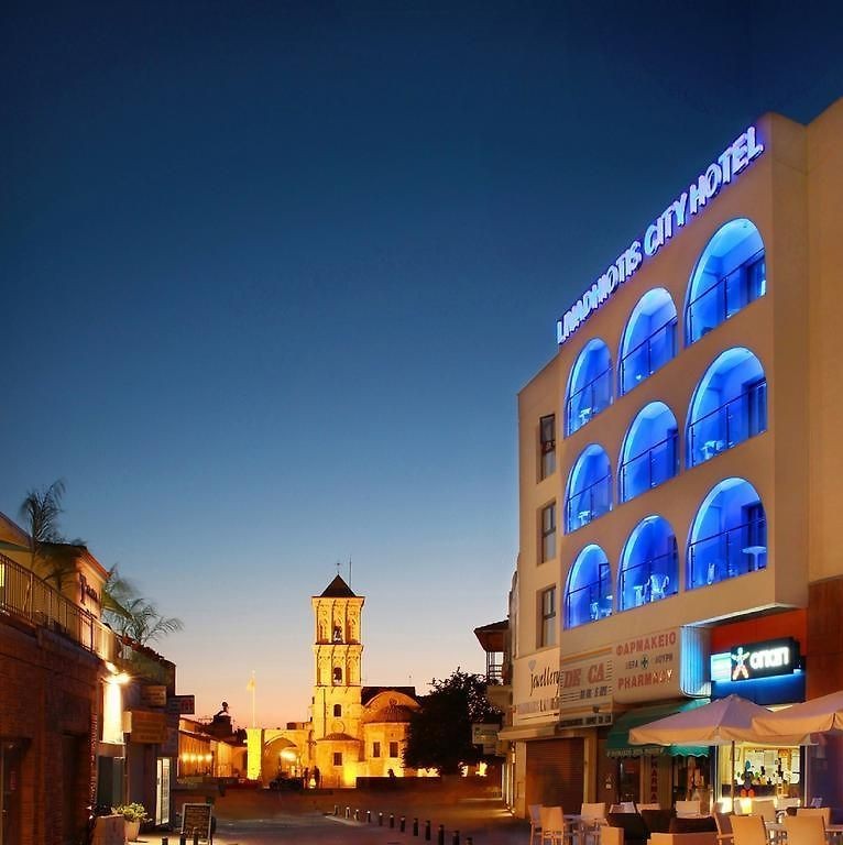 LIVADHIOTIS CITY HOTEL