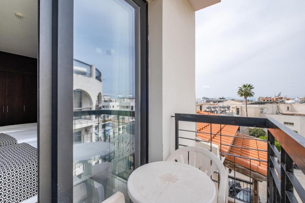 LIVADHIOTIS CITY HOTEL