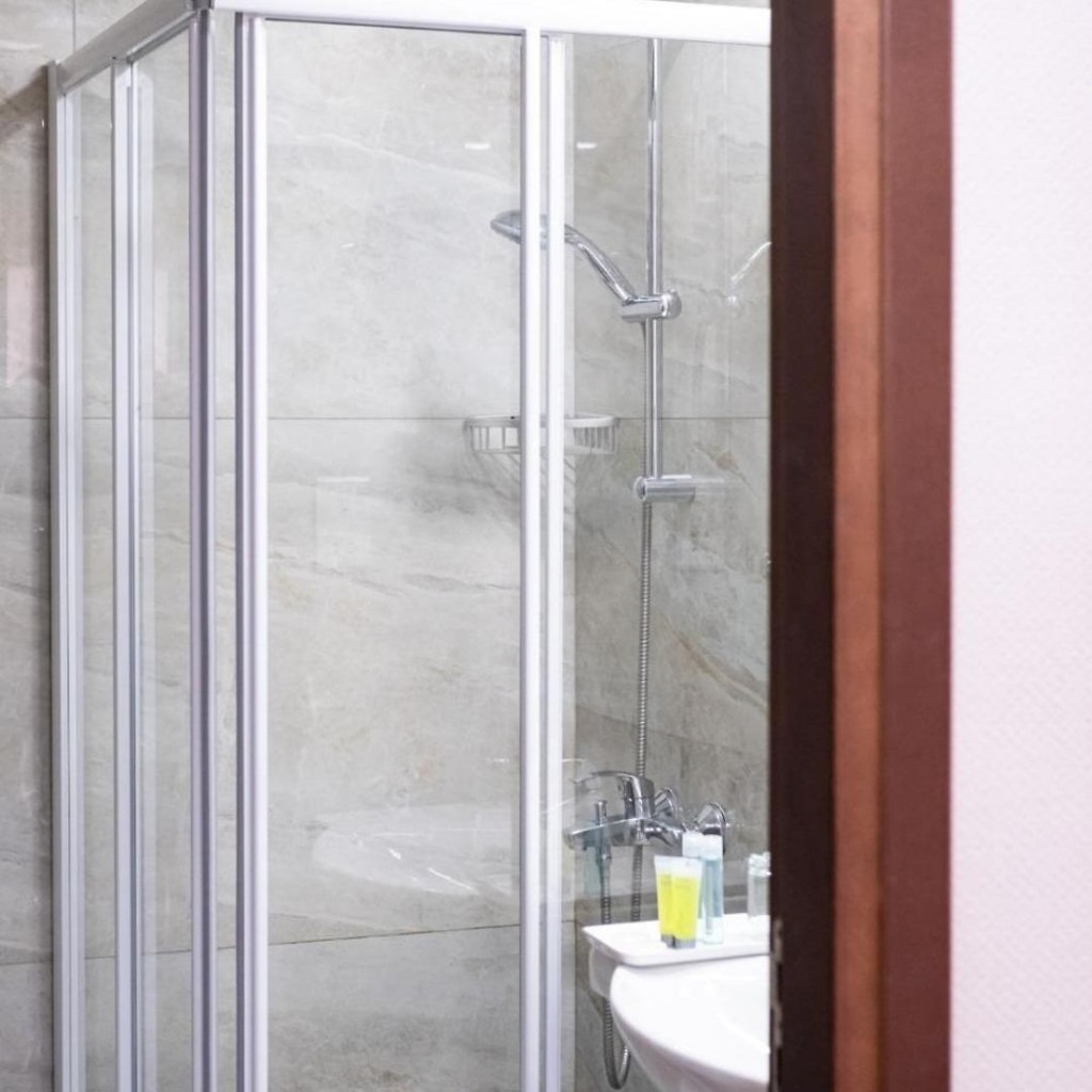LIVADHIOTIS CITY HOTEL