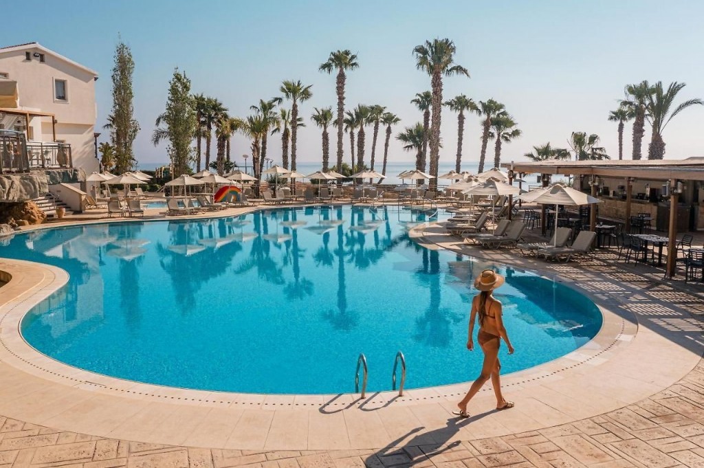 LOUIS ALTHEA BEACH