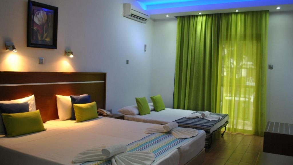 LOUTSIANA HOTEL APTS