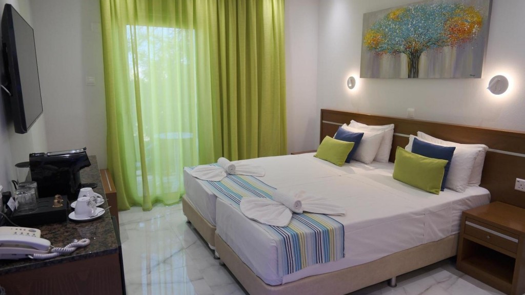 LOUTSIANA HOTEL APTS