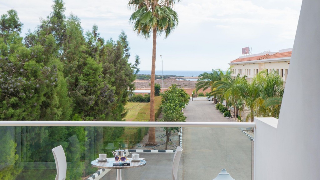 LOUTSIANA HOTEL APTS