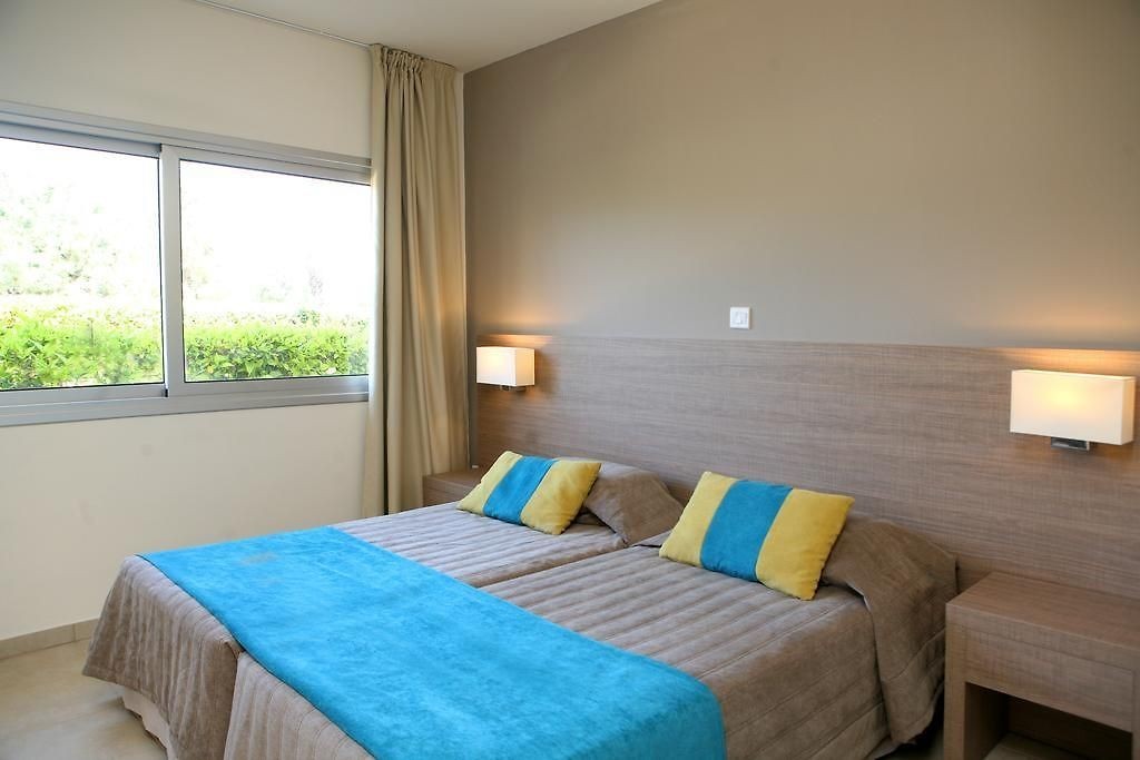 MAKRONISOS HOLIDAY VILLAGE