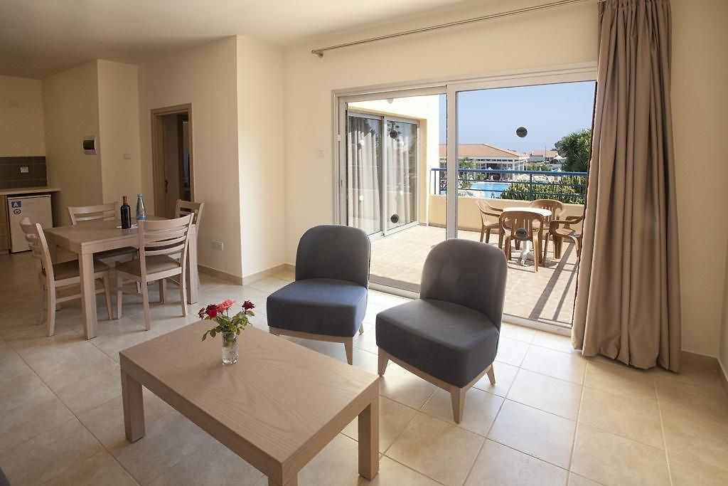 MAKRONISOS HOLIDAY VILLAGE