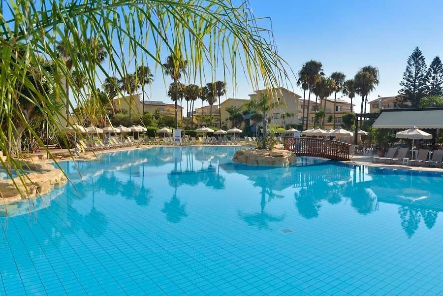 MAKRONISOS HOLIDAY VILLAGE