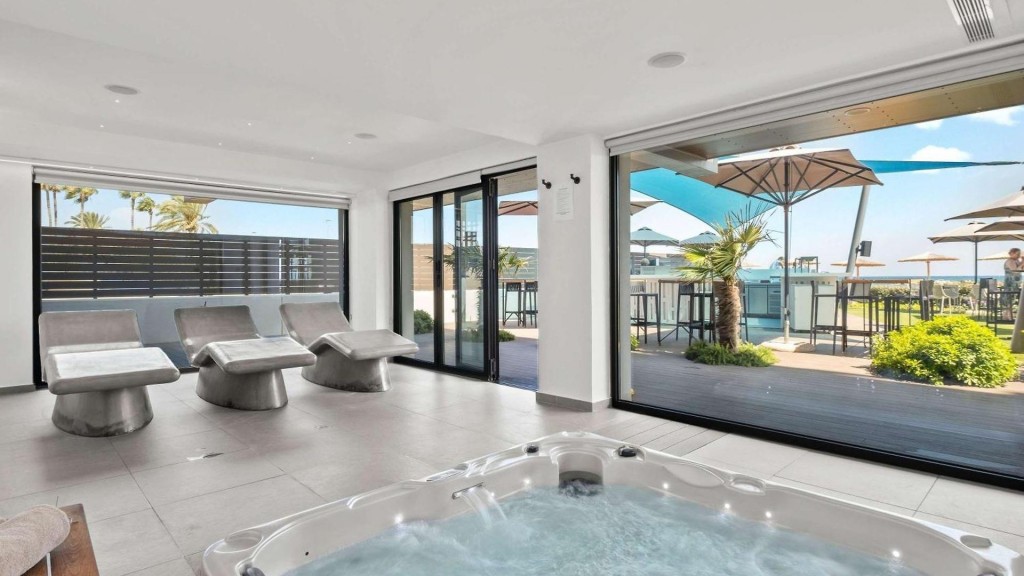 MERCURE BEACH