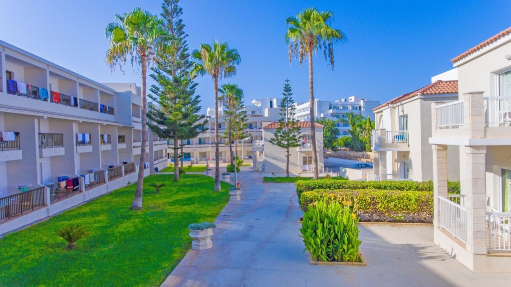 NEW FAMAGUSTA HOTEL AND SUITES