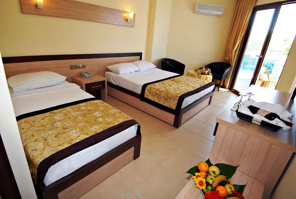 CARETTA BEACH HOTEL