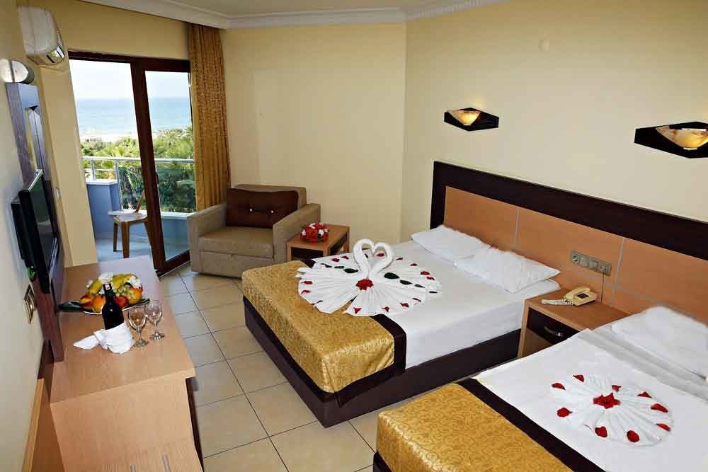 CARETTA BEACH HOTEL