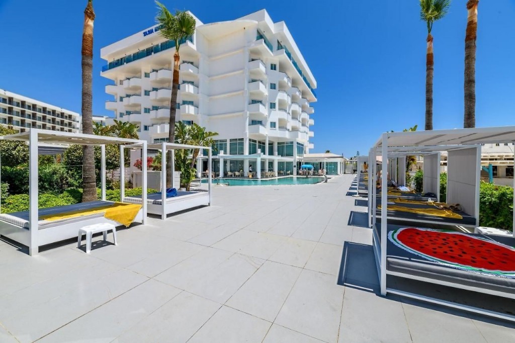 TASIA MARIS SANDS
