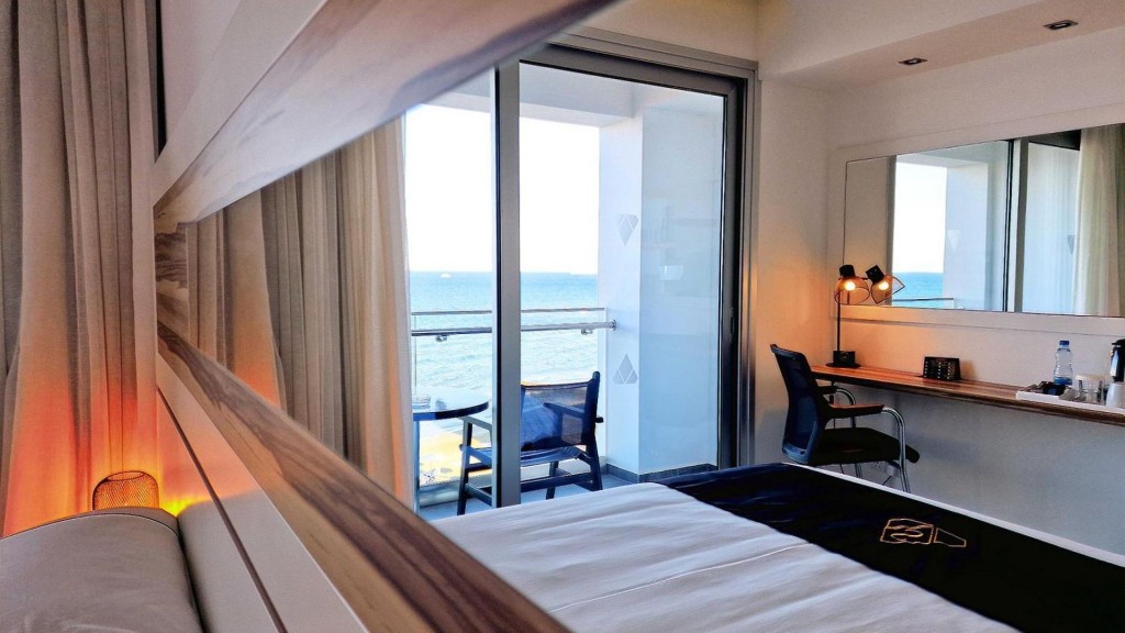 THE CIAO STELIO DELUXE HOTEL