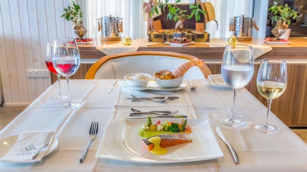 THE CIAO STELIO DELUXE HOTEL