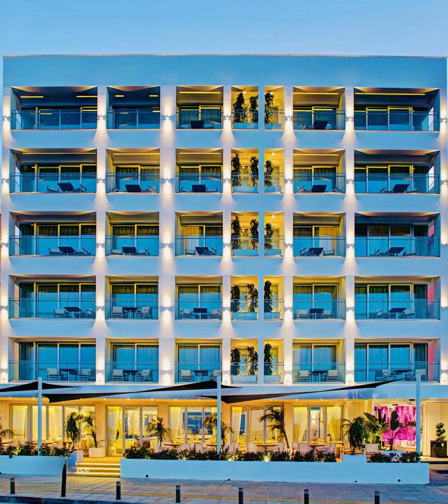 THE CIAO STELIO DELUXE HOTEL