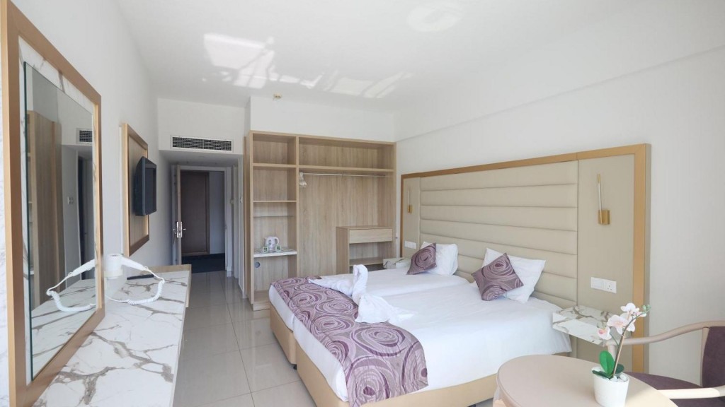 TSOKKOS PROTARAS BEACH HOTEL