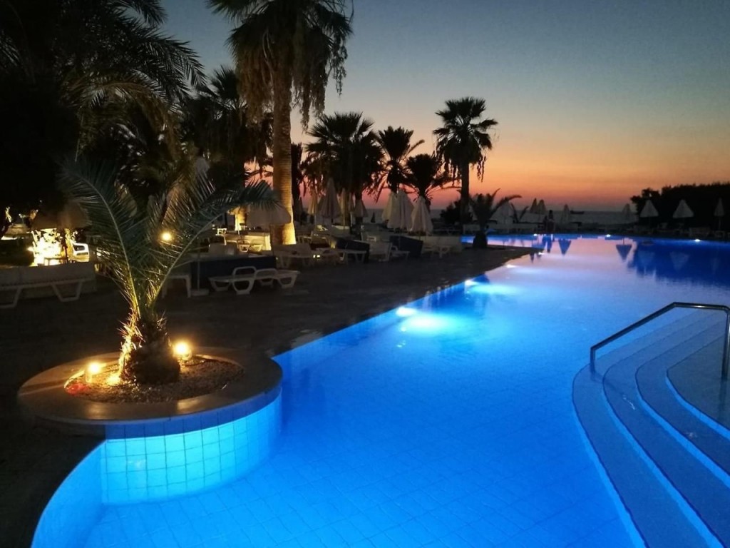 VENUS BEACH HOTEL