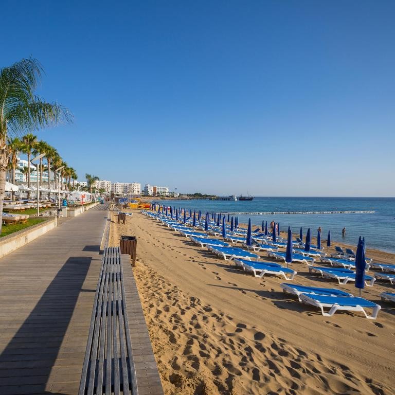 VRISSIANA BEACH HOTEL