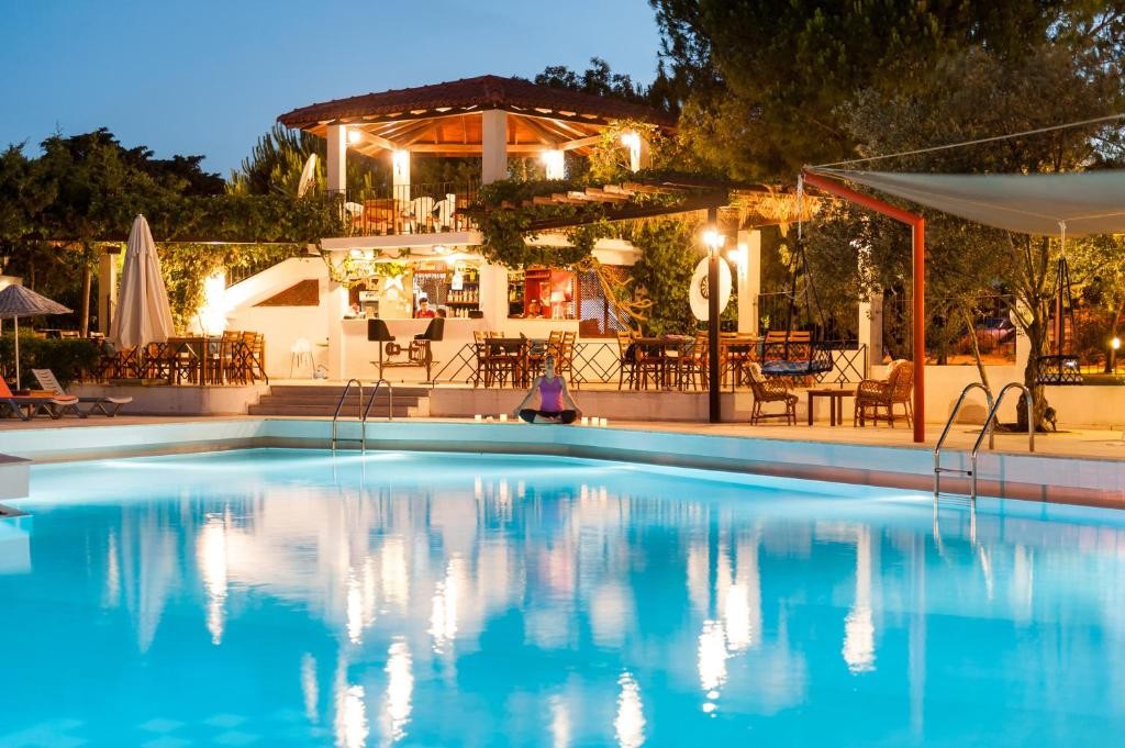 ARINNANDA HOTEL