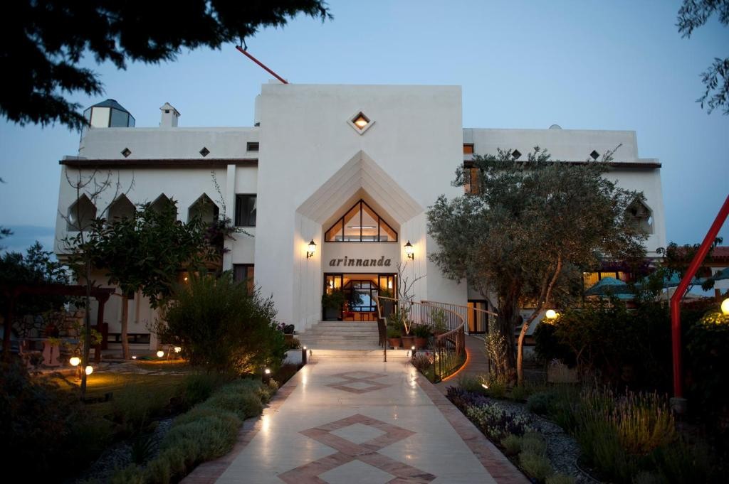 ARINNANDA HOTEL